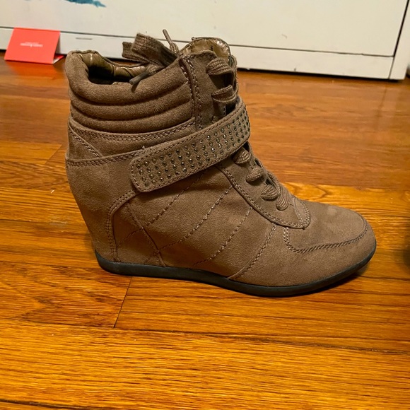 Wedged Healed boot from X-Appeal - Picture 3 of 4